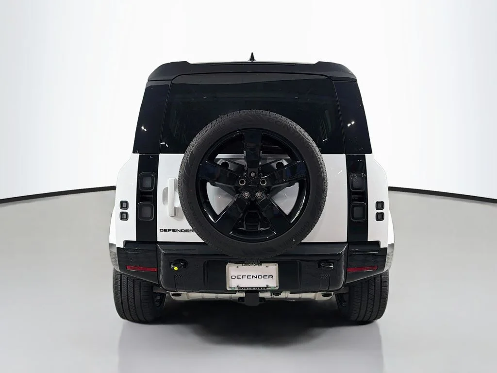 New 2026 Fuji White Land Rover X-Dynamic SE image 6