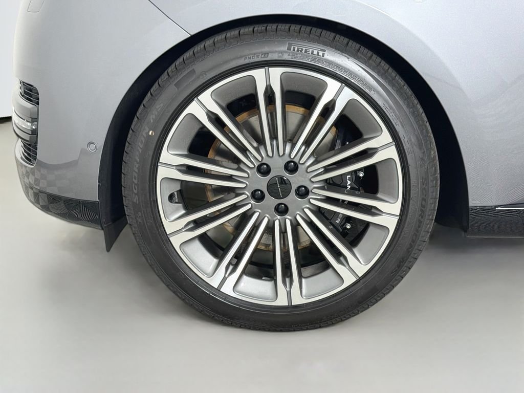 New 2026 Eiger Grey Land Rover SE image 33