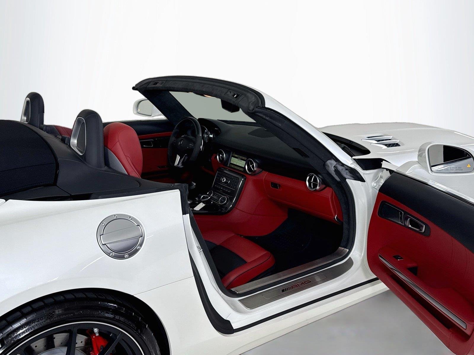 Used 2012 designo Mystic White II Mercedes-Benz SLS AMG® image 27