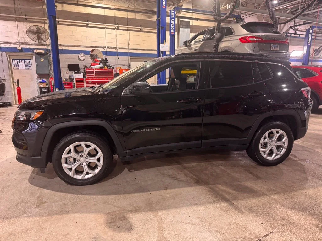 Used 2024 Diamond Black Jeep Latitude image 2