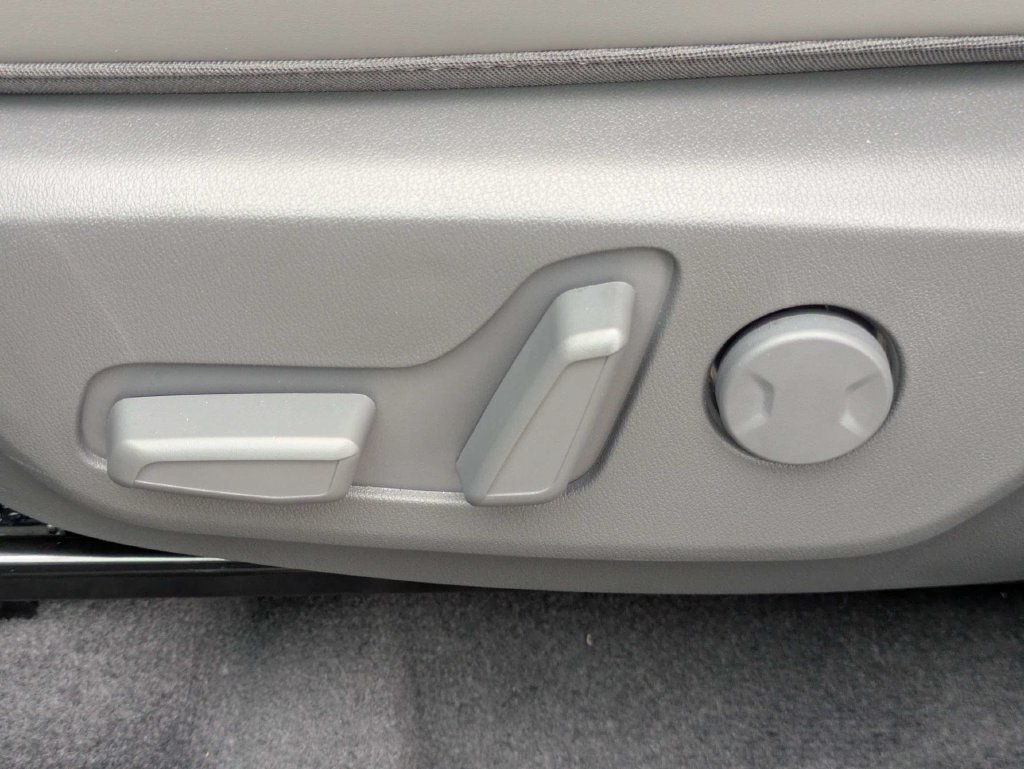 New 2027 Frost Blue Kia Wind image 20