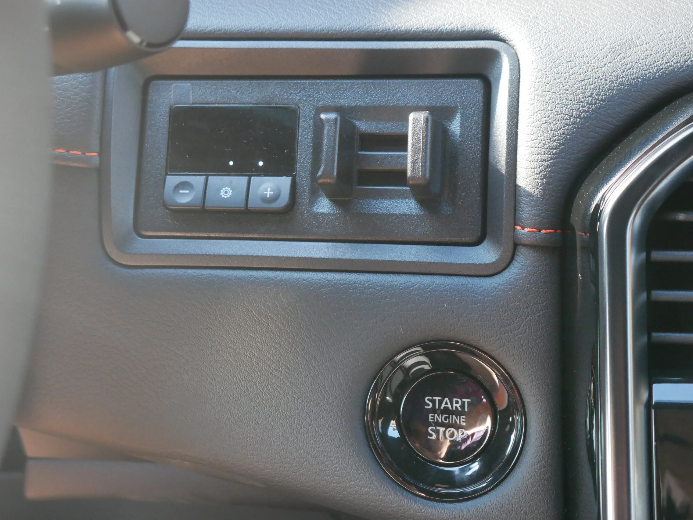 2026 Nissan Armada PRO-4X - Photo 9