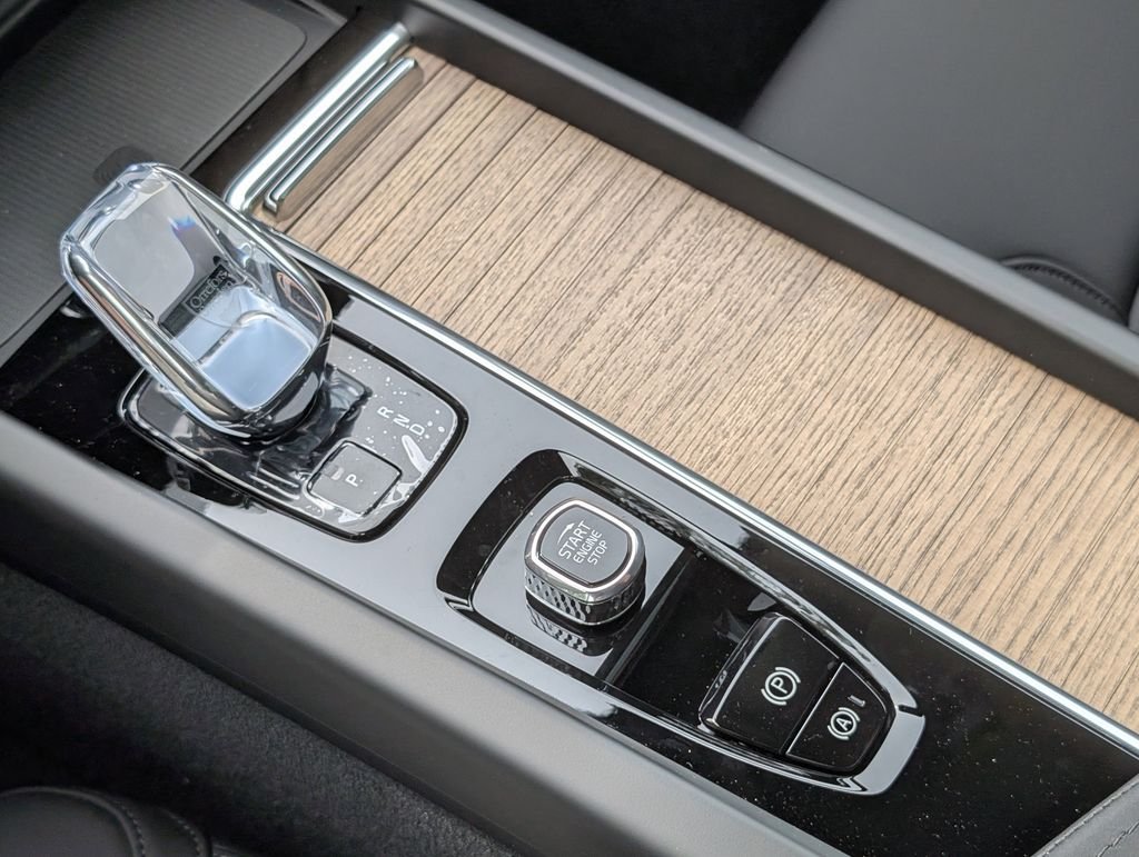 2026 Volvo XC60 Plus - Photo 19