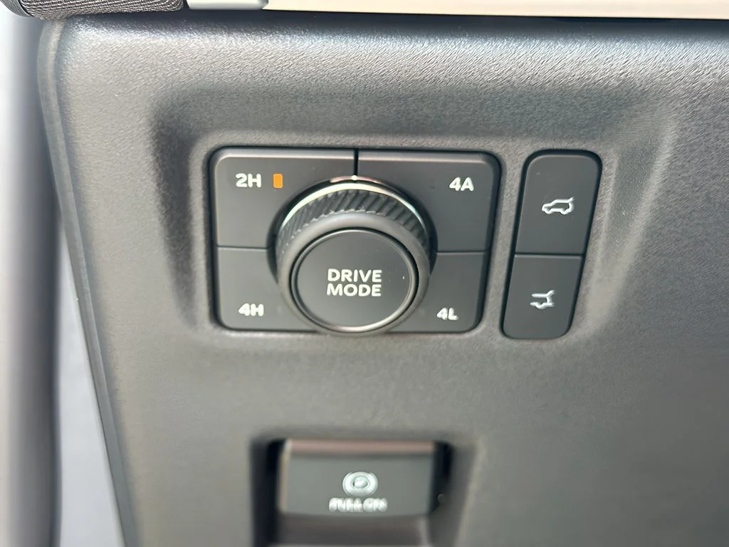 New 2025 Space Silver Metallic Ford Active image 21
