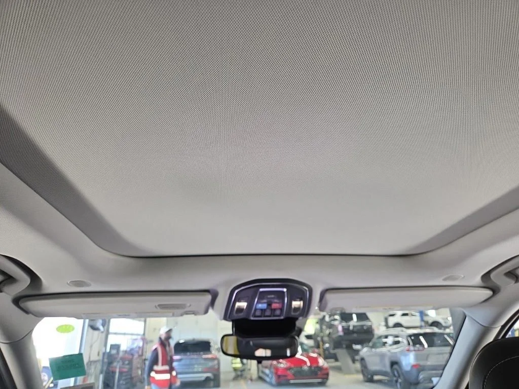 Used 2022 Silver Jeep 4xe image 6