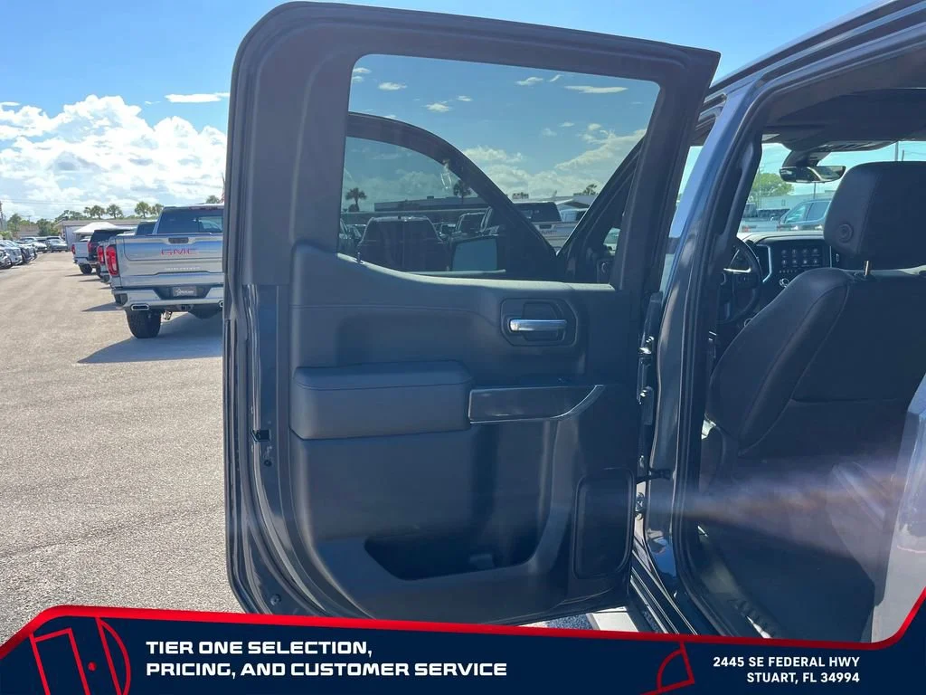 Used 2021 DARK SKY METALLIC GMC AT4 image 30