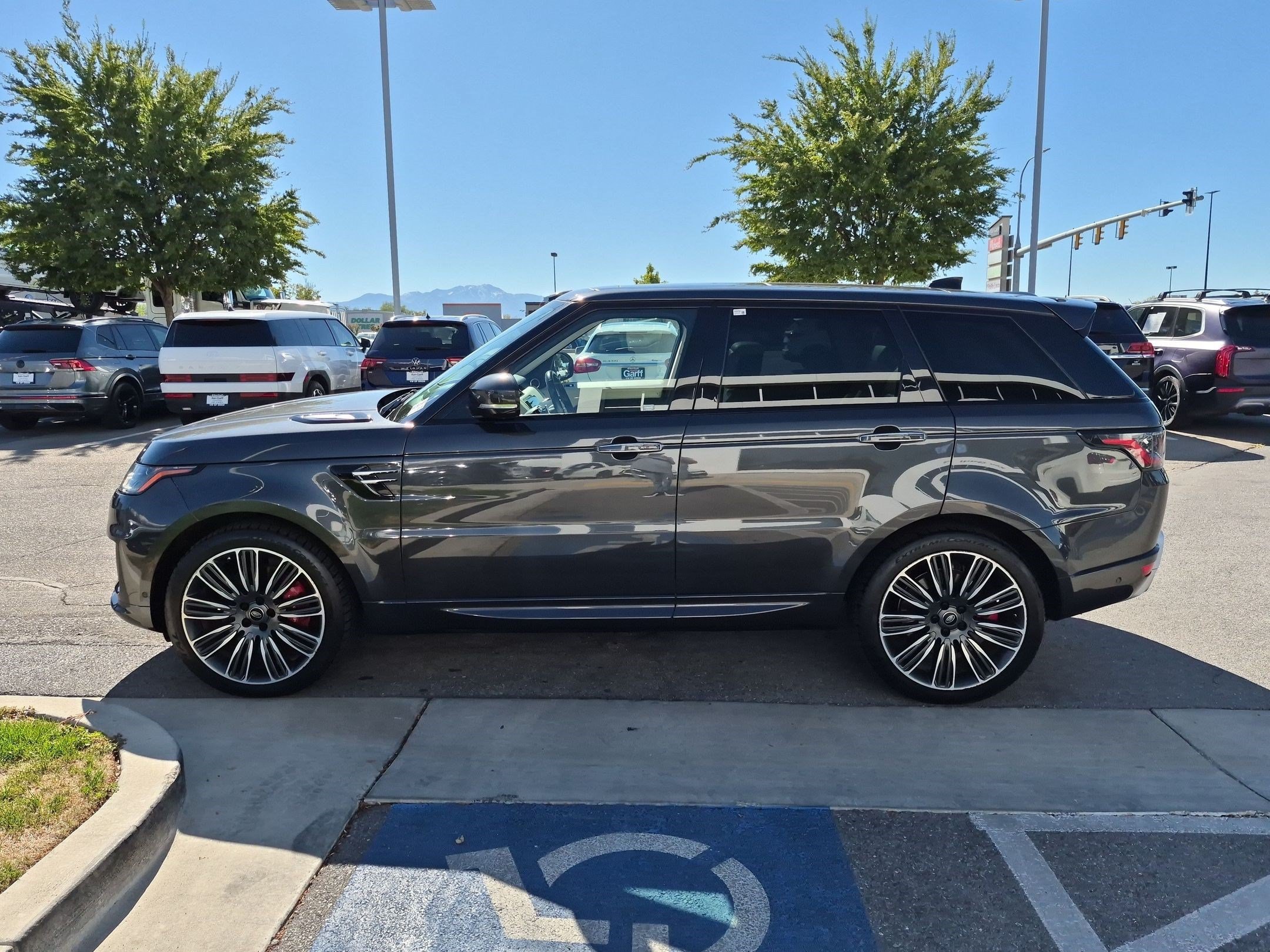Used 2021 Santorini Black Metallic Land Rover Autobiography image 6