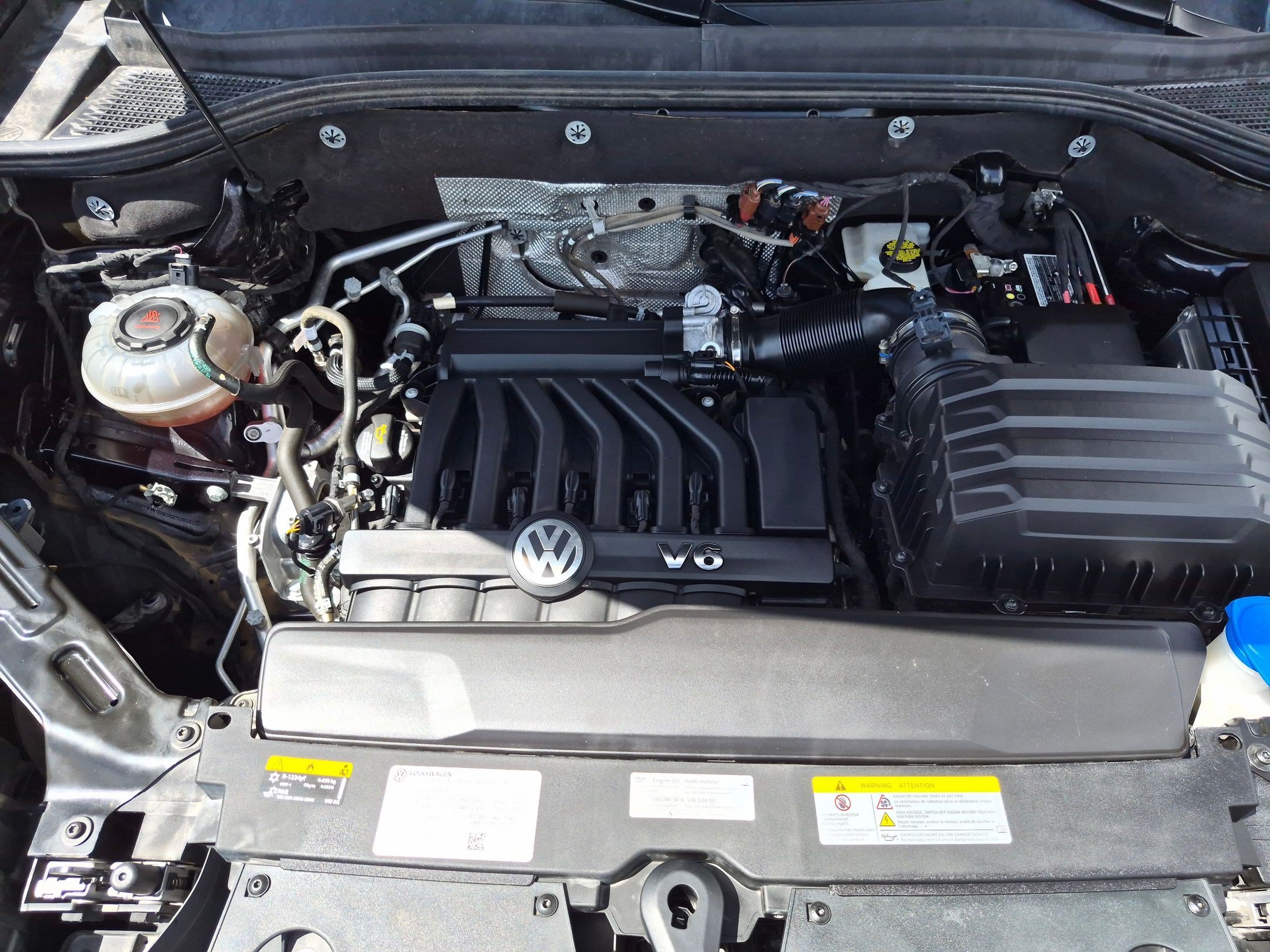Used 2023 Deep Black Volkswagen 3.6L V6 SE w/Technology image 35