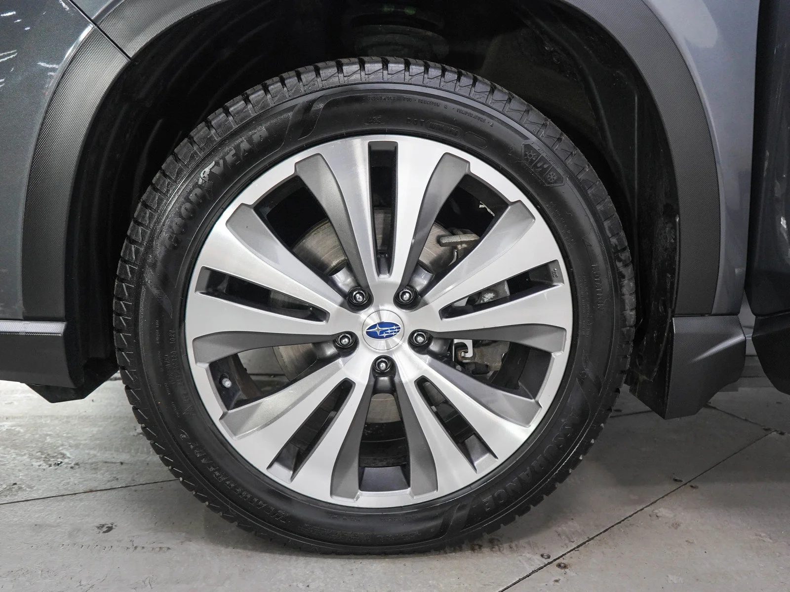 Used 2020 Magnetite Gray Metallic Subaru Limited image 35
