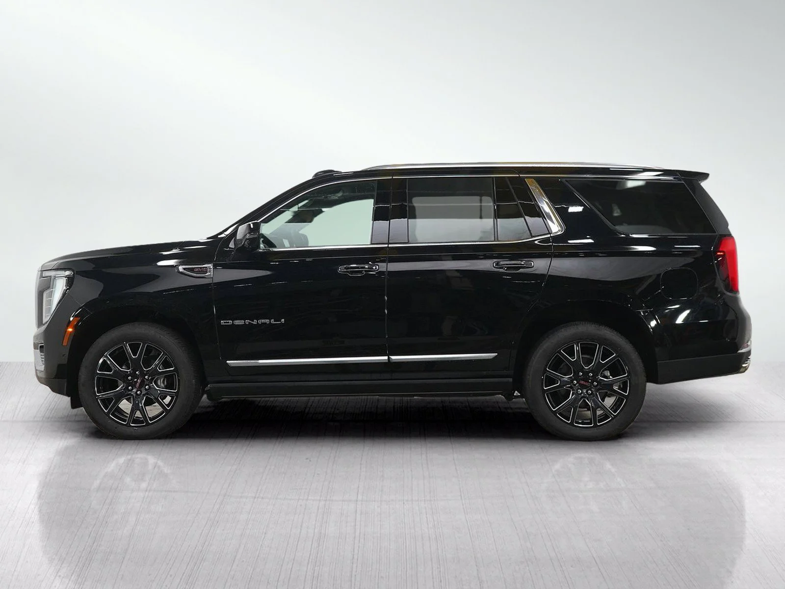 Used 2025 GMC Yukon DENALI with VIN 1GKS2DRL4SR313496 for sale in Bloomington, Minnesota