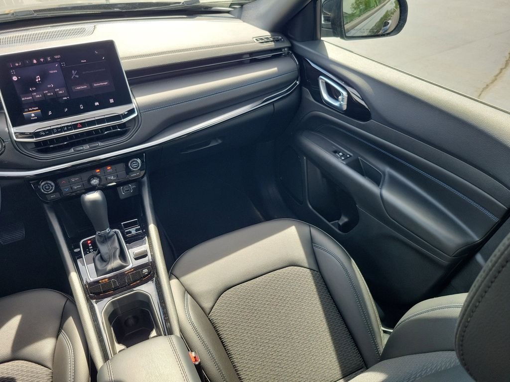 New 2026 Fathom Blue Pearl Coat Jeep Latitude image 13