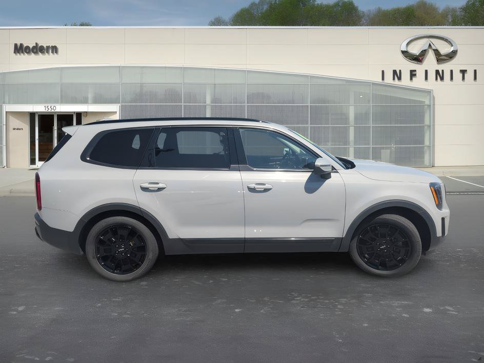 Used 2022 Wolf Gray Kia EX image 3