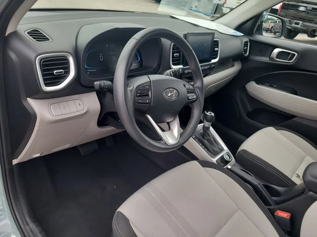 Used 2025 Green Hyundai SEL image 18