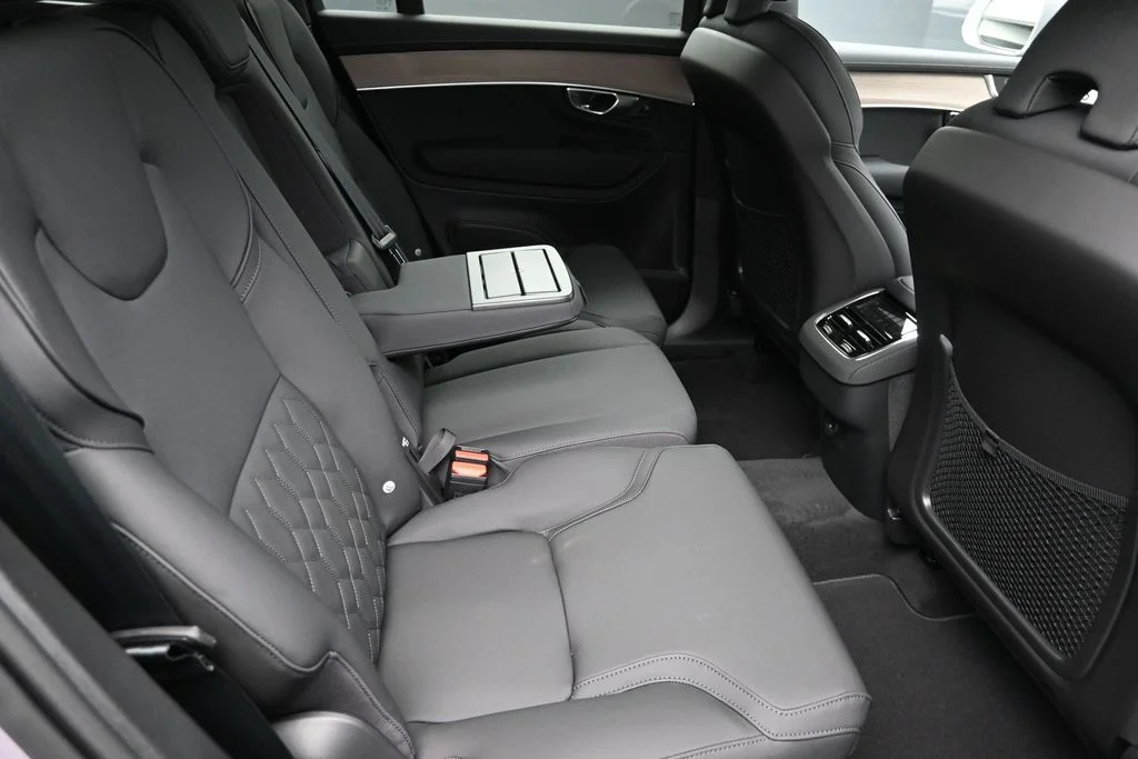 Used 2026 Aurora Silver Volvo Core image 18
