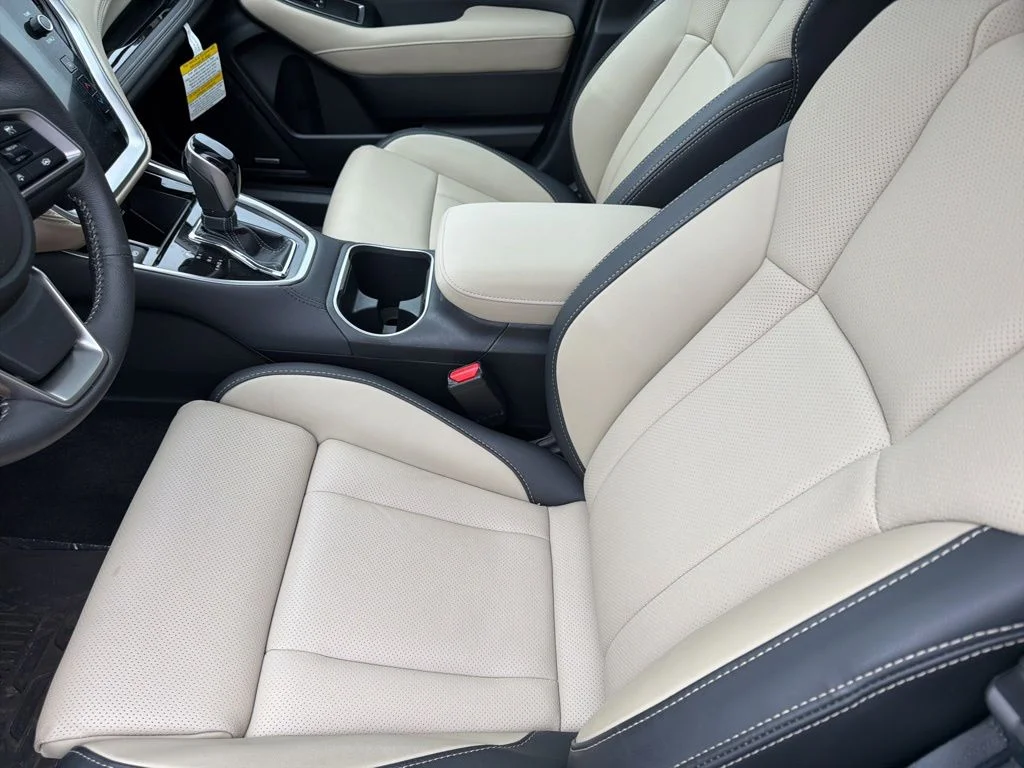 2025 Subaru Outback Limited - Photo 10