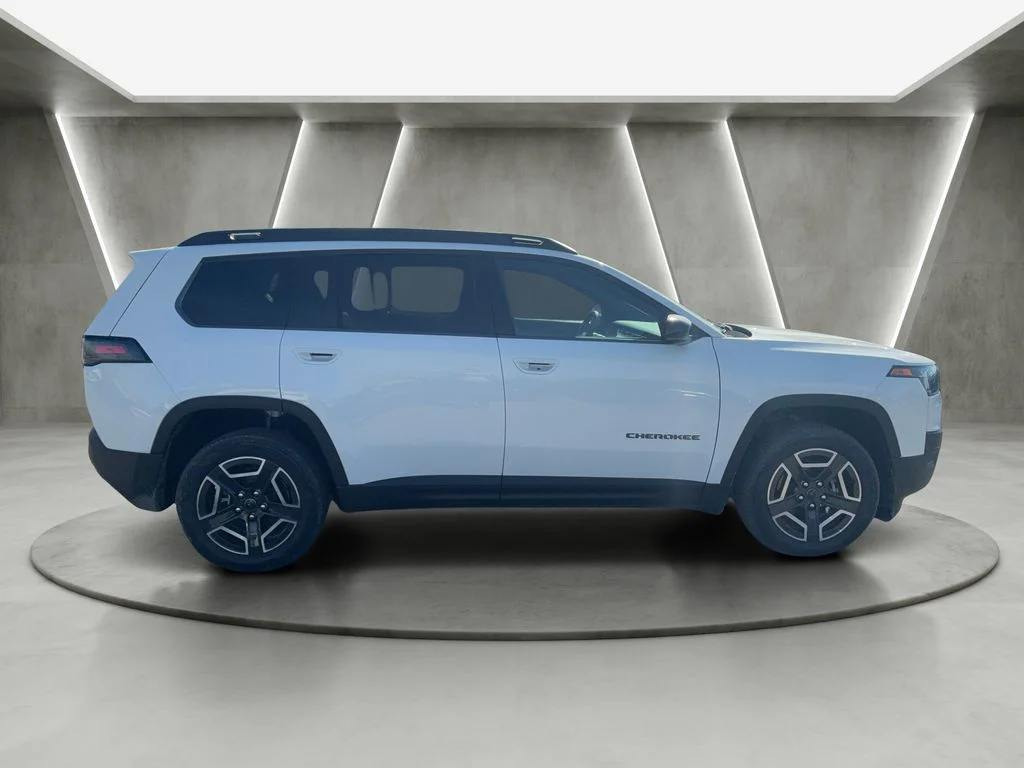 New 2026 Bright White Clear-Coat Exterior Paint Jeep Limited image 8
