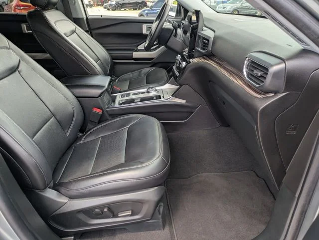 Used 2024 Silver Ford Limited image 24