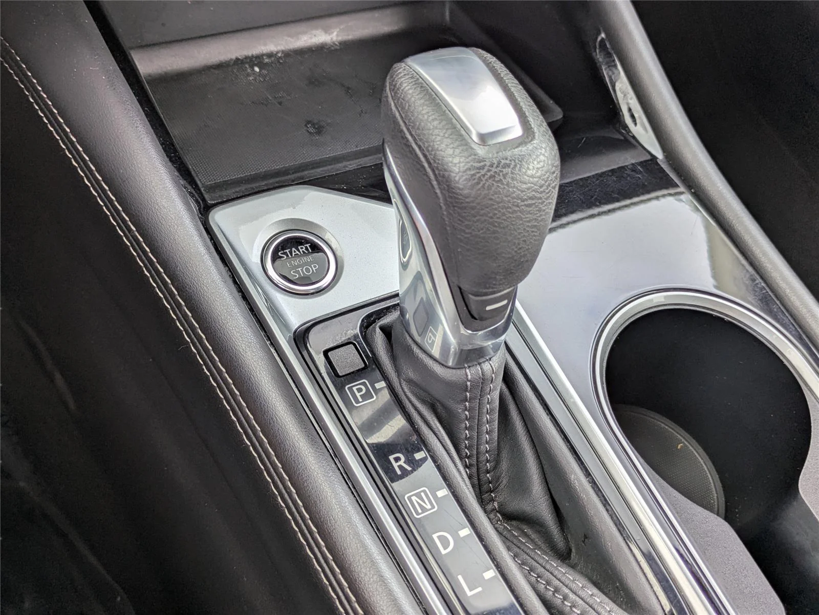 Used 2023 Brilliant Silver Metallic Nissan 2.5 SV image 28
