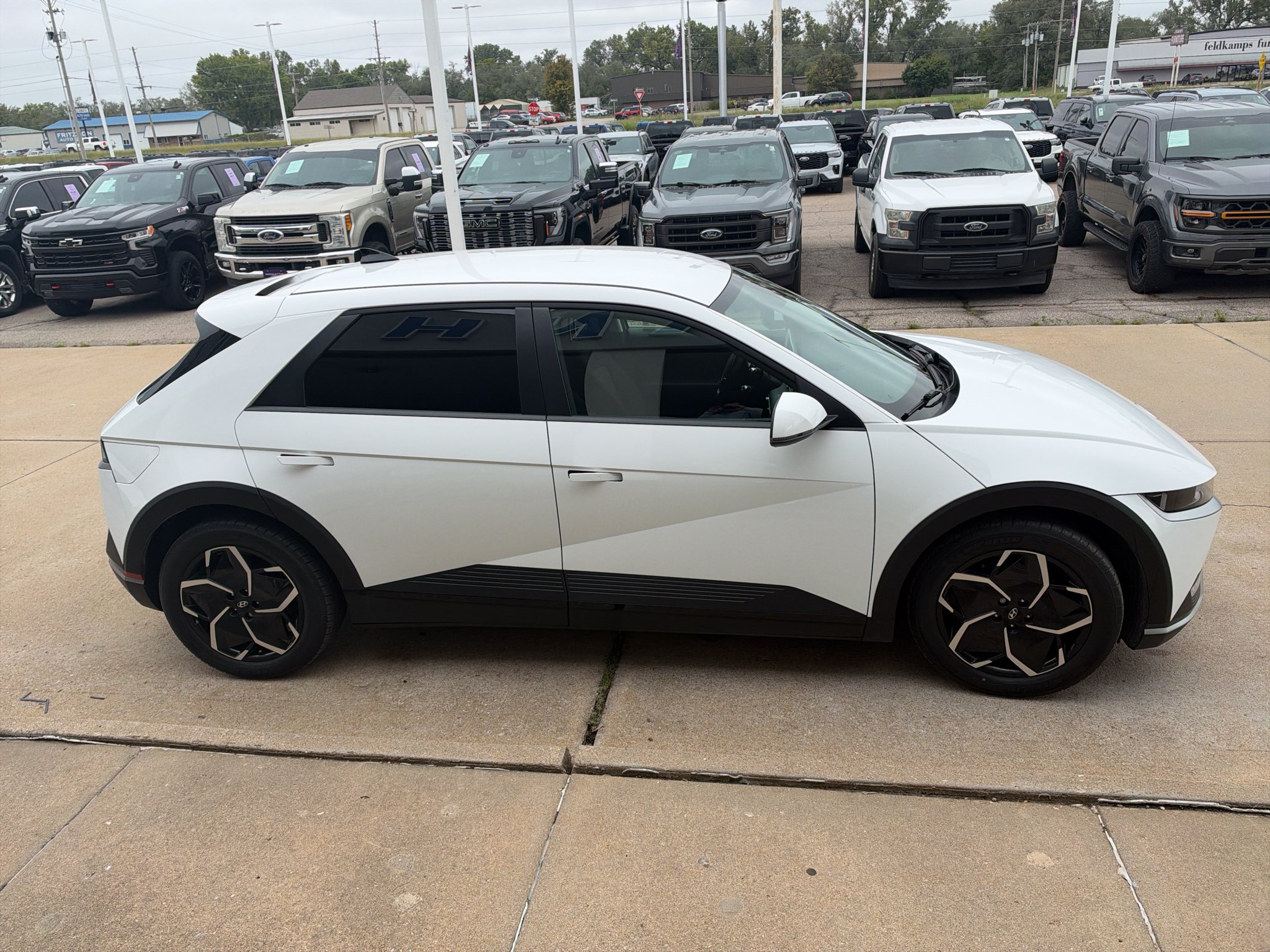 Used 2024 Atlas White Hyundai SEL image 4