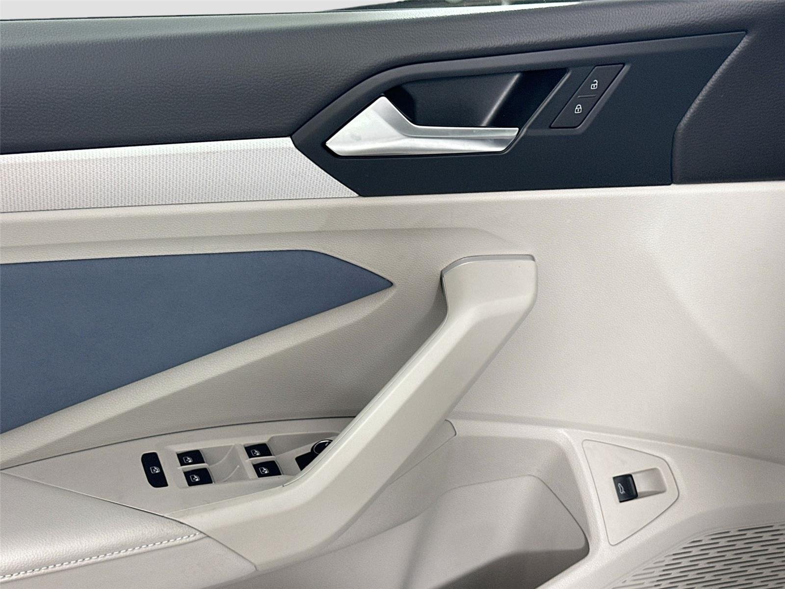 New 2026 Opal White Pearl Volkswagen SE image 18
