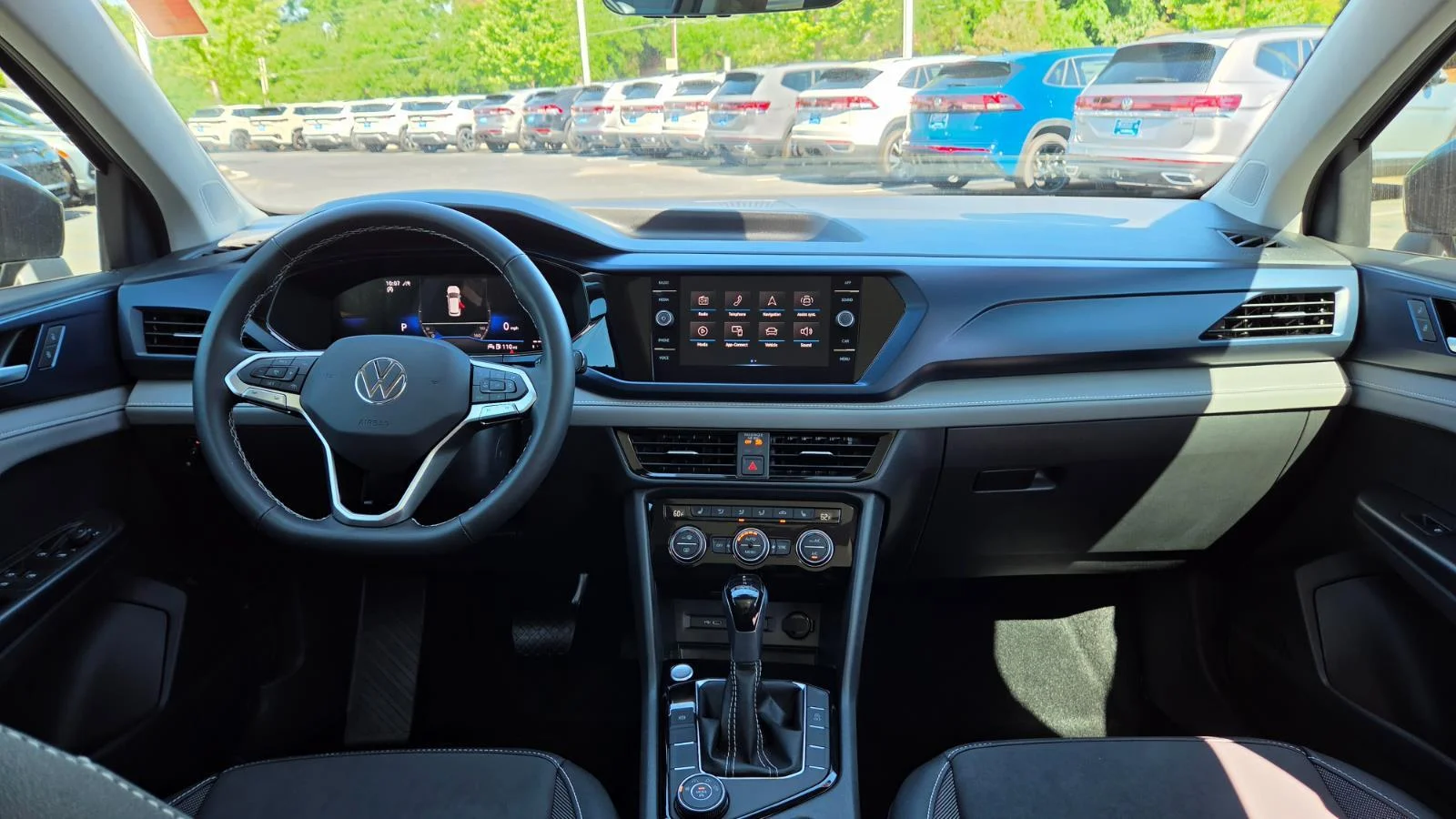 2024 Volkswagen Taos SE - Photo 59