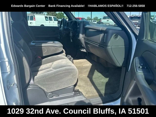 Used 2004 White Chevrolet LS image 9