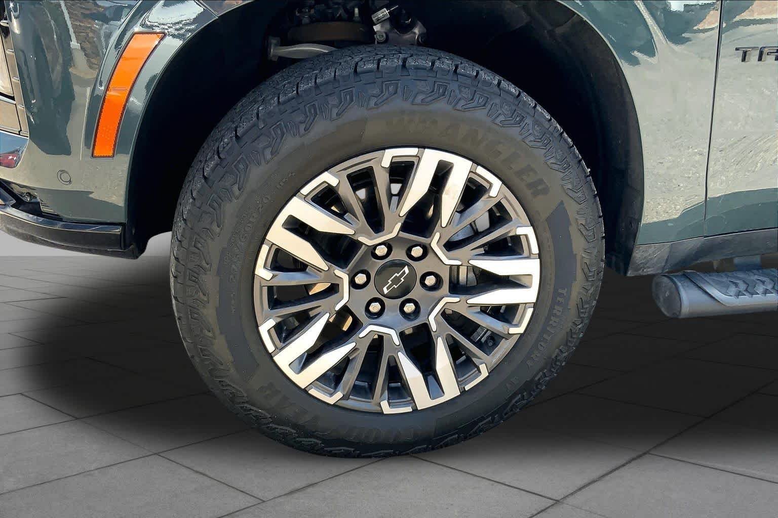 Used 2026 Cypress Gray Chevrolet Z71 image 9