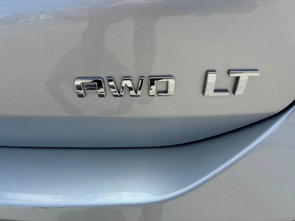 Used 2021 SILVER ICE METALLIC Chevrolet LT image 46