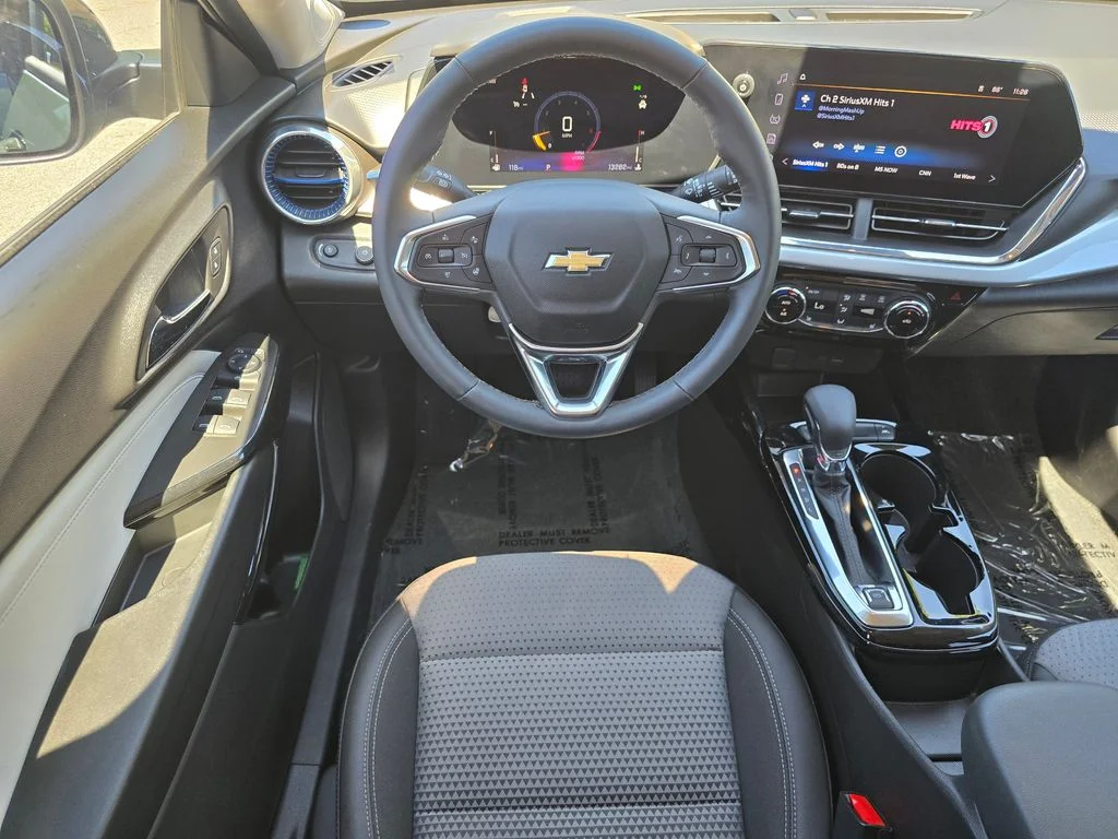 Used 2025 Gray Chevrolet LT image 29