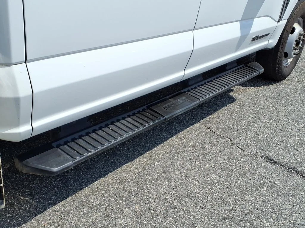 Used 2023 White Ford XL image 32