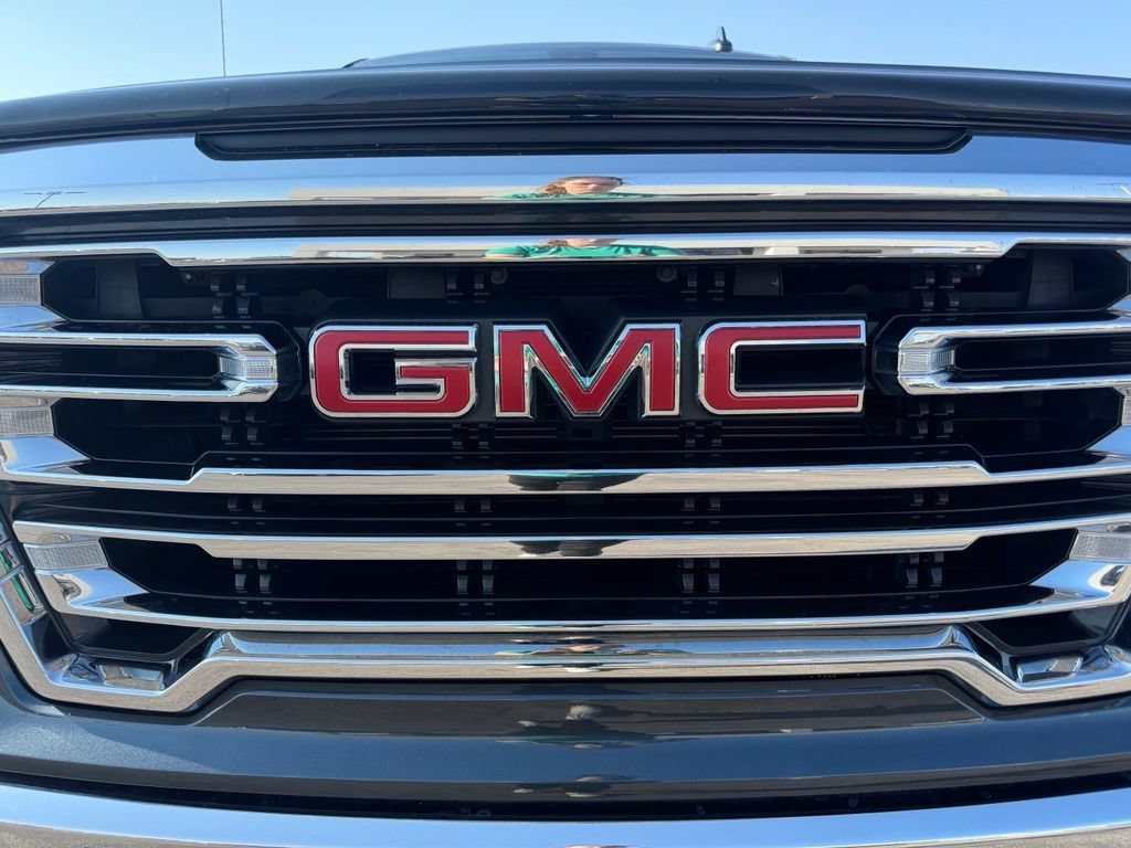 Used 2021 DARK SKY METALLIC GMC SLT image 7