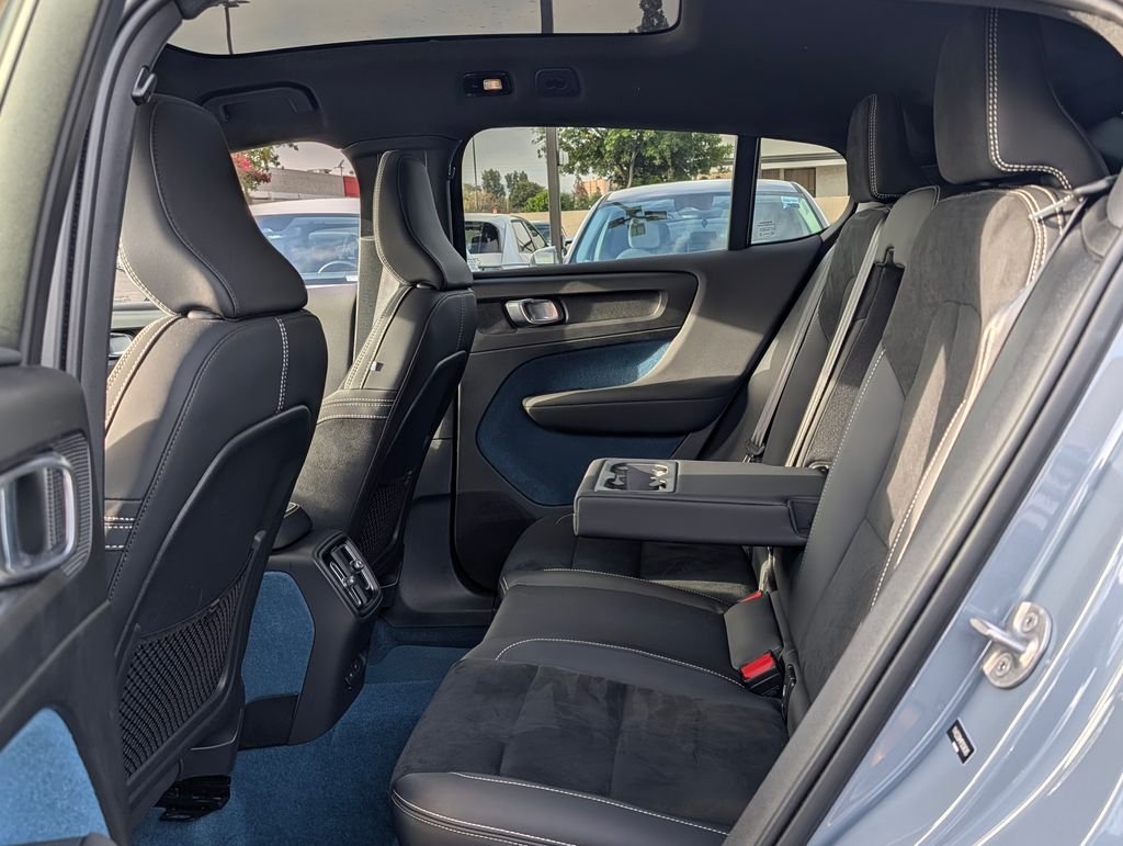 2023 Volvo C40 Ultimate - Photo 13