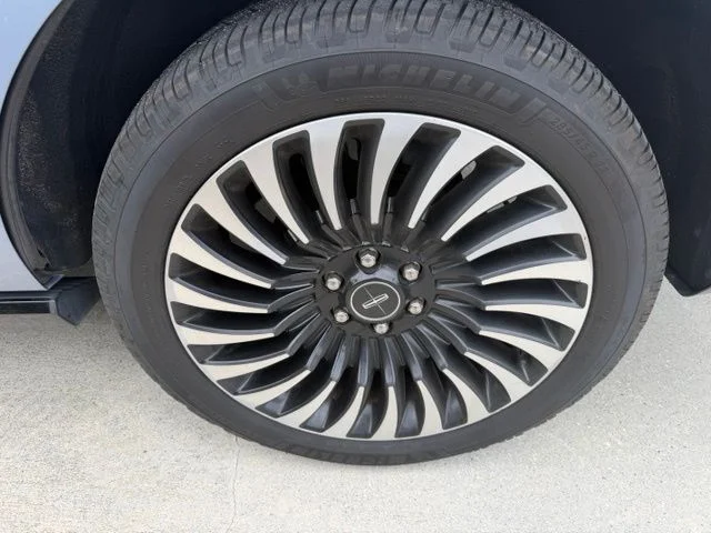 Used 2018 Blue Lincoln Black Label image 4