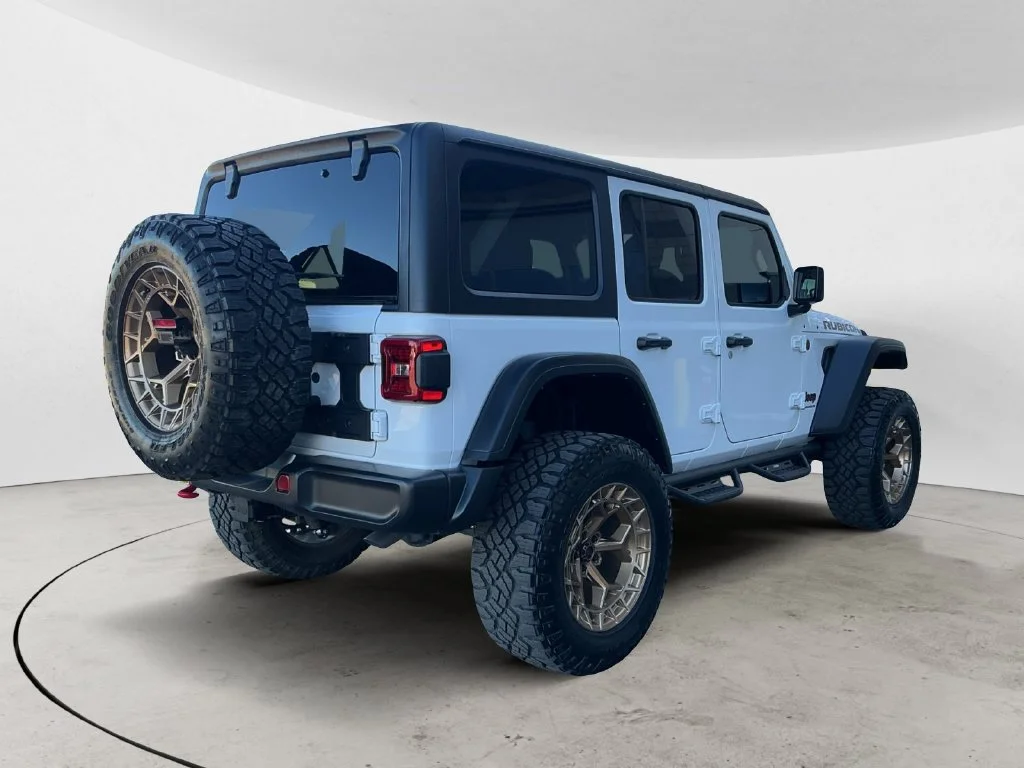Used 2024 White Jeep Rubicon image 8