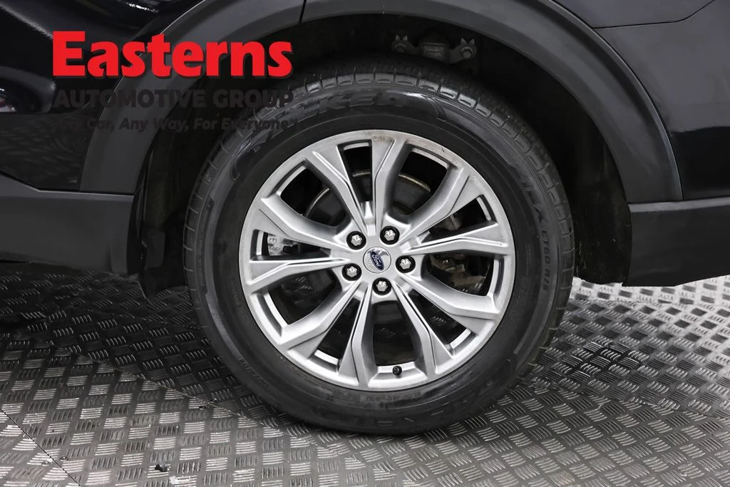 Used 2020 Black Ford Limited image 35