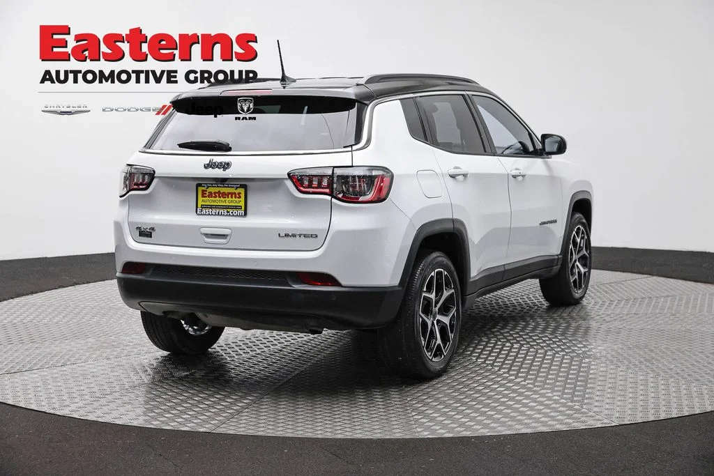 Used 2025 White Jeep Limited image 5