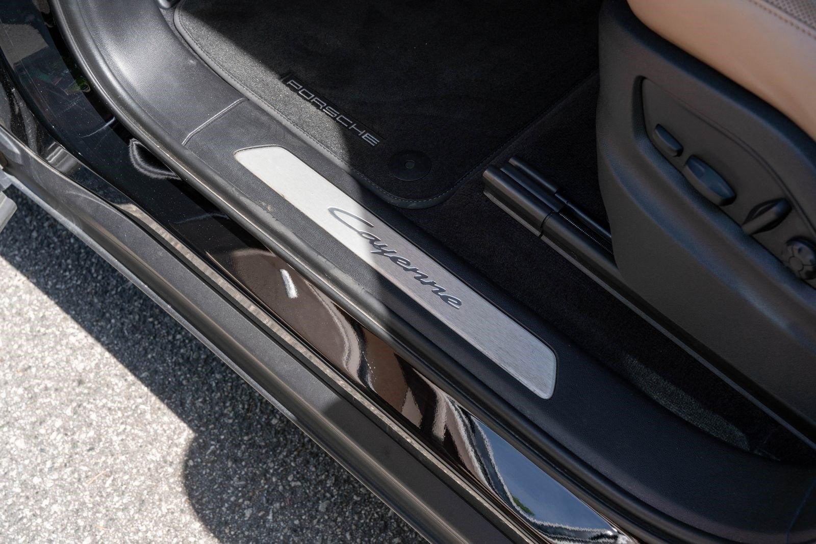 Used 2024 Black Porsche Base image 24