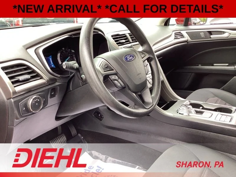 Used 2020 Red Ford SE image 22