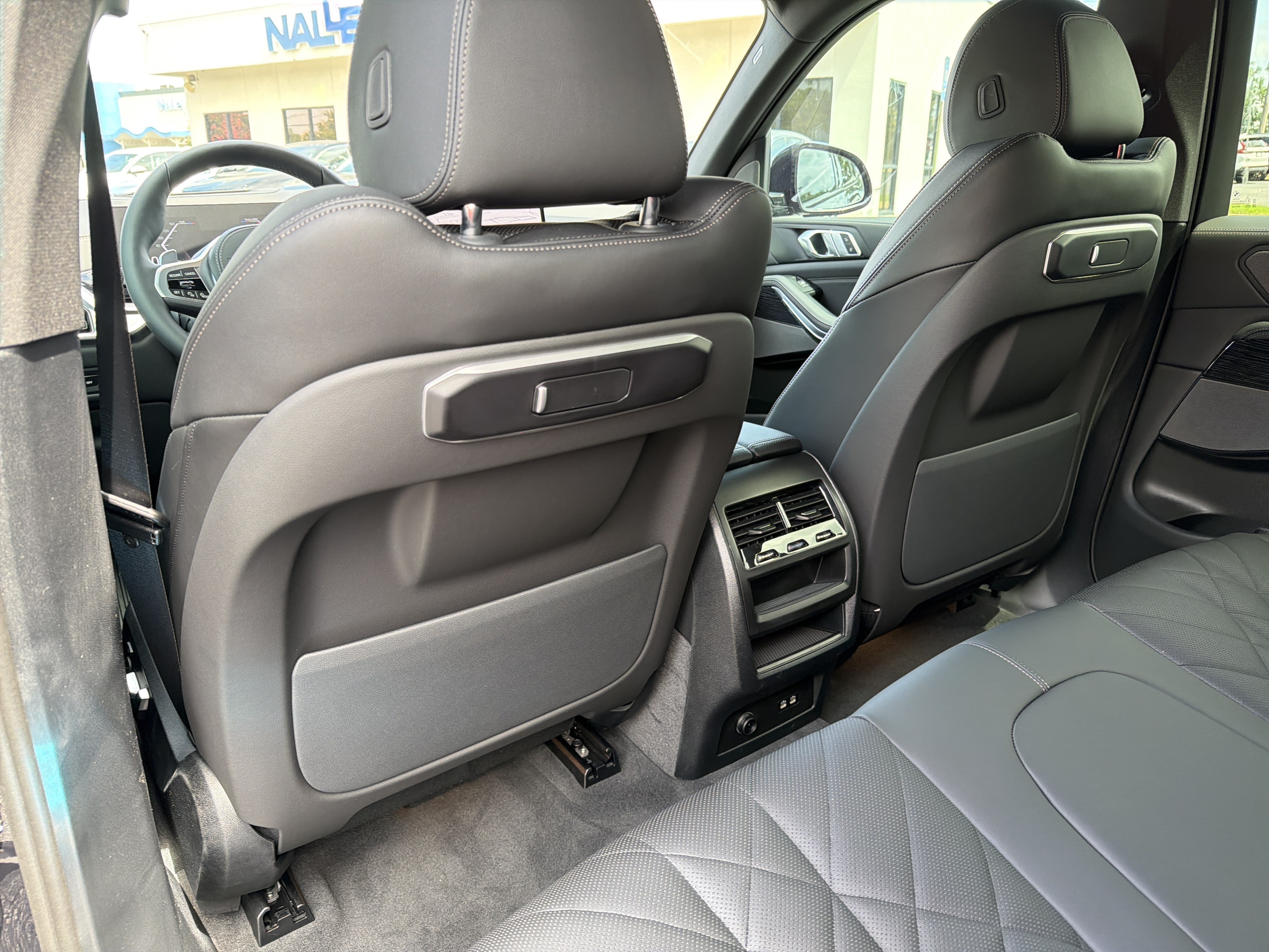 New 2026 Carbon Black Metallic BMW sDrive40i image 21