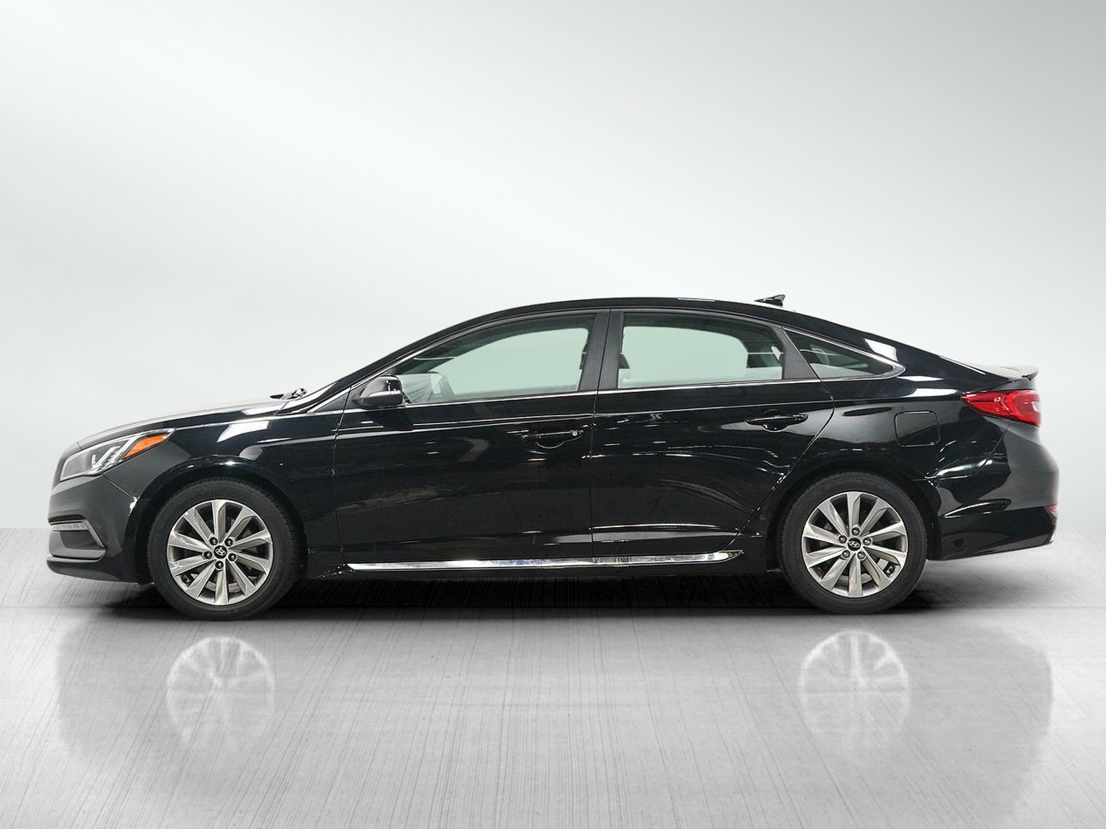 Used 2017 Hyundai Sonata Sport with VIN 5NPE34AF8HH568406 for sale in Minneapolis, Minnesota