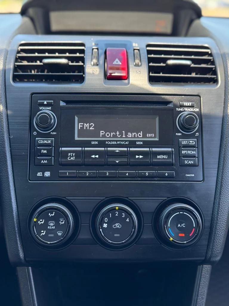 Used 2012 Ice Silver Metallic Subaru 2.0i Premium image 18