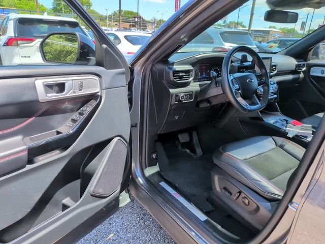 Used 2023 Gray Ford ST-Line image 11