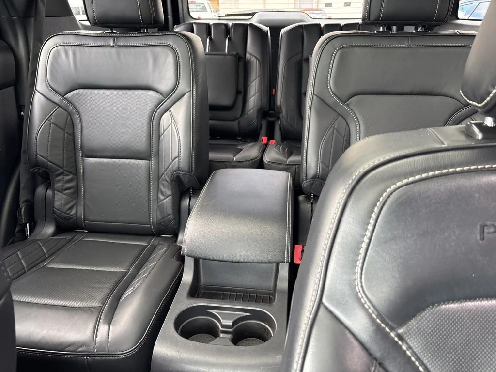 Used 2019  Ford Platinum image 27