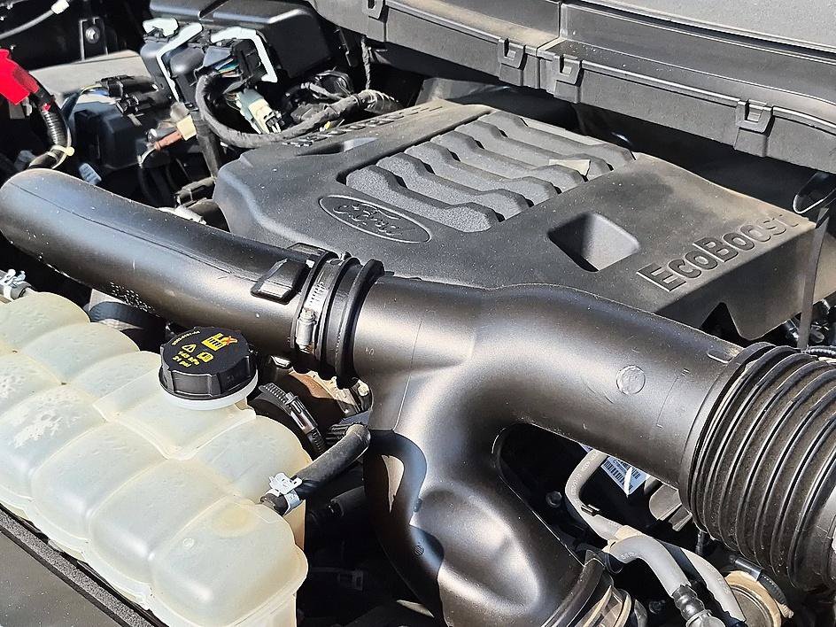 Used 2023 Gray Metallic Ford Platinum image 40