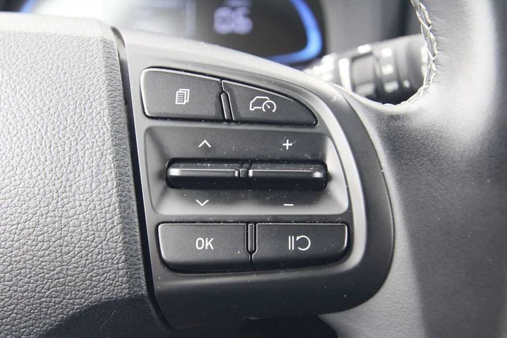 Used 2025 Gray Hyundai SEL image 20