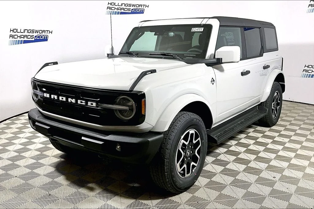2026 Ford Bronco Outer Banks®