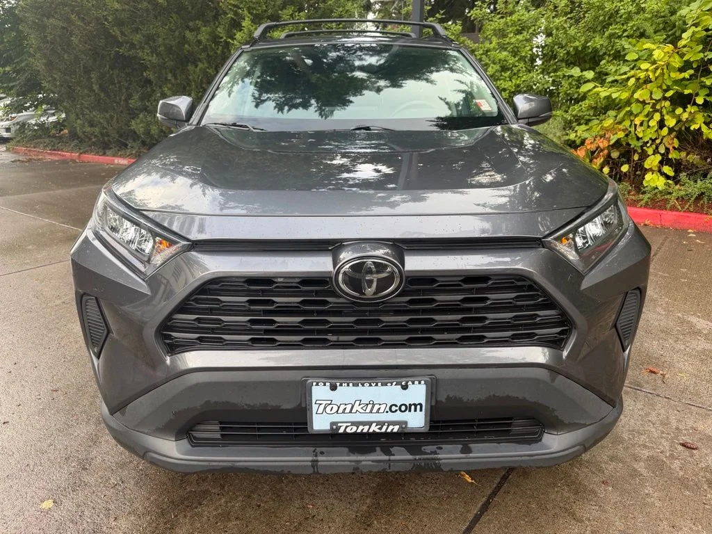 Used 2020 Magnetic Gray Metallic Toyota LE image 9