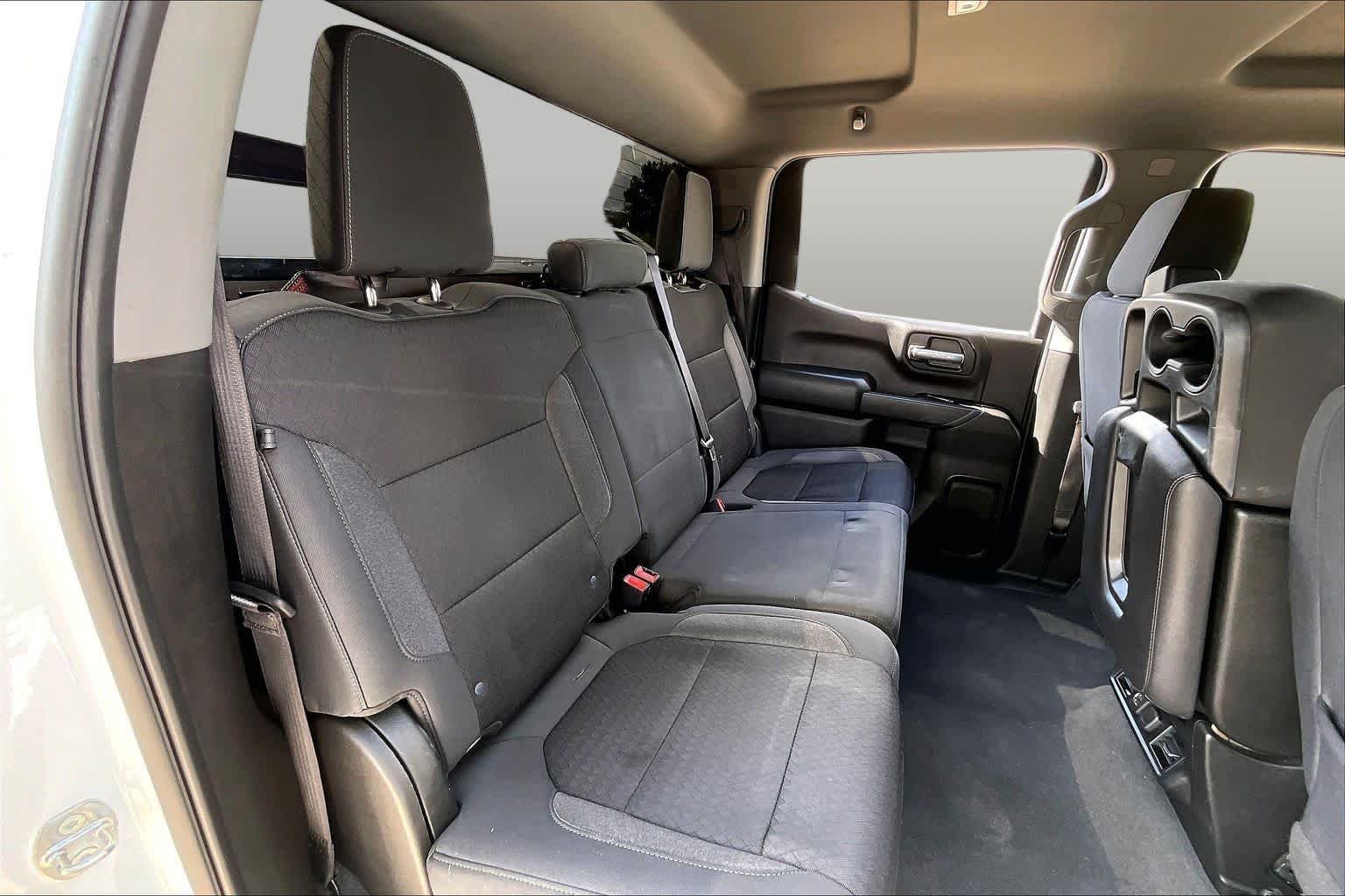 Used 2021 Iridescent Pearl Tricoat Chevrolet LT image 18