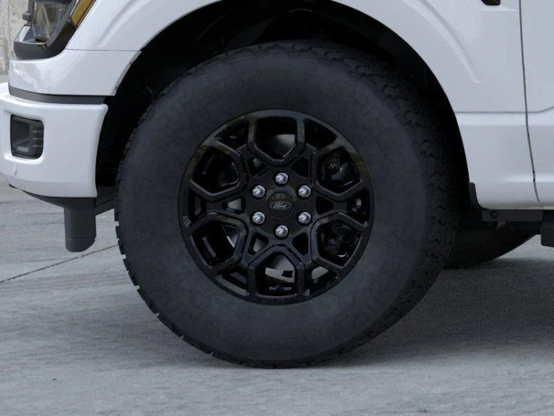 New 2026 Oxford White Ford XLT image 4