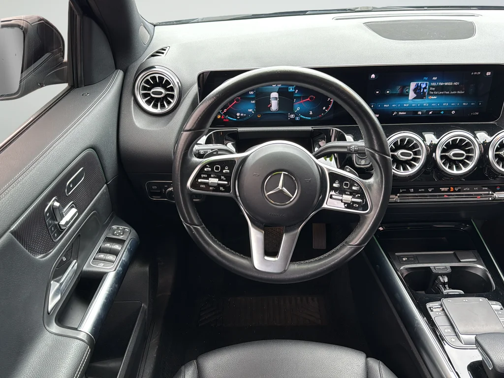 Used 2021 Black Mercedes-Benz GLA 250 image 27